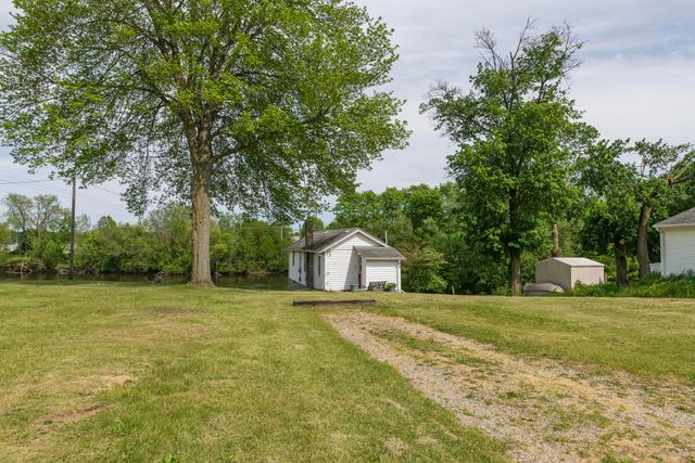 810 S Constantine Street, Three Rivers, MI 49093