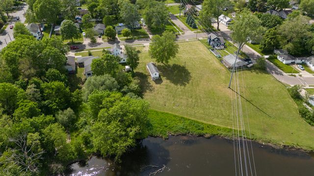 810 S Constantine Street, Three Rivers, MI 49093