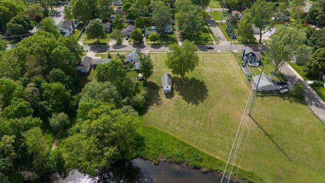 810 S Constantine Street, Three Rivers, MI 49093