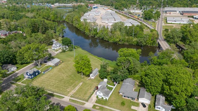 810 S Constantine Street, Three Rivers, MI 49093