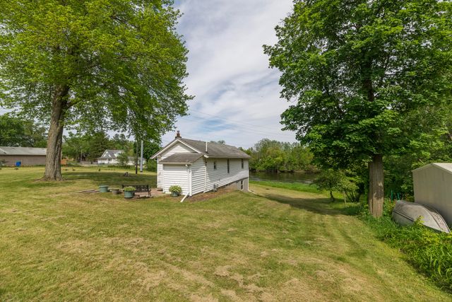 810 S Constantine Street, Three Rivers, MI 49093
