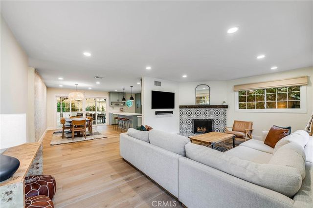 7112 Darnoch, West Hills, CA 91307