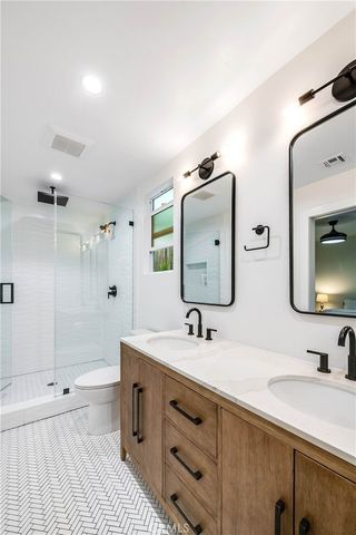 7112 Darnoch, West Hills, CA 91307
