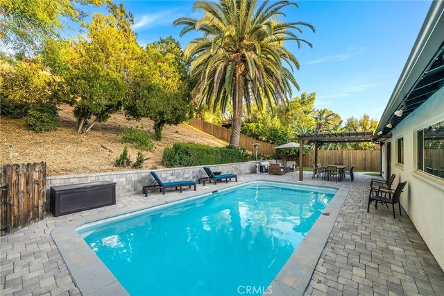 7112 Darnoch, West Hills, CA 91307