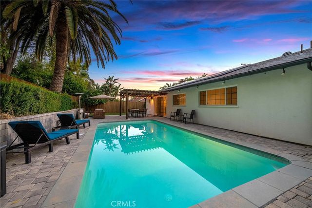 7112 Darnoch, West Hills, CA 91307
