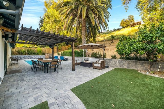 7112 Darnoch, West Hills, CA 91307