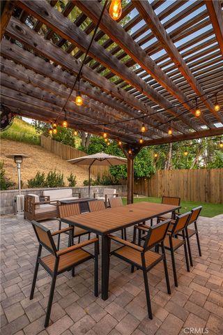 7112 Darnoch, West Hills, CA 91307