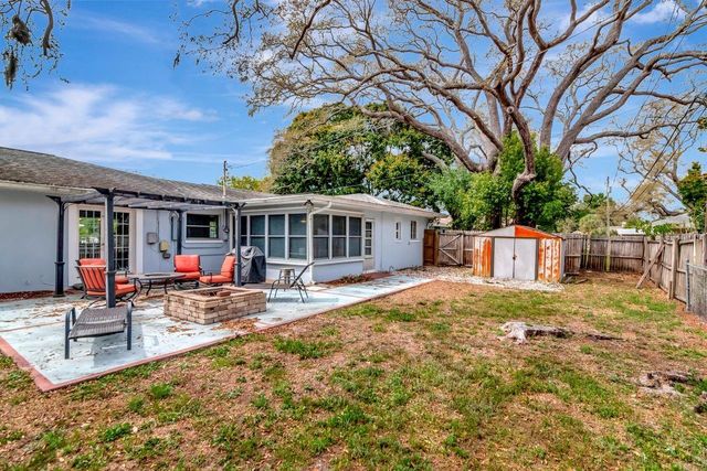 305 BAKER AVENUE, Clearwater, FL 33755