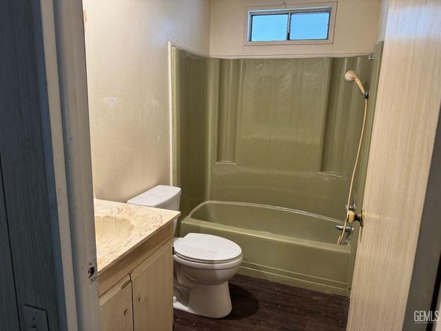 1 Tee Lane, Bakersfield, CA 93308