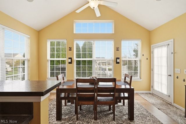 214 Gatwick Grove Circle, Wadsworth, OH 44281