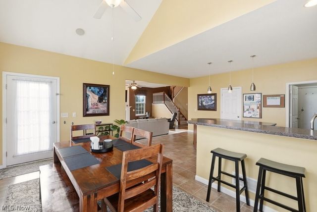 214 Gatwick Grove Circle, Wadsworth, OH 44281