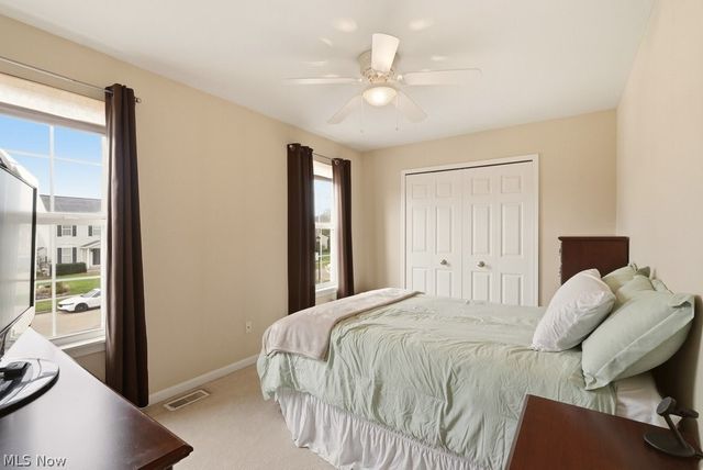 214 Gatwick Grove Circle, Wadsworth, OH 44281