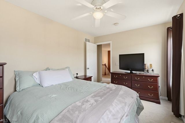 214 Gatwick Grove Circle, Wadsworth, OH 44281