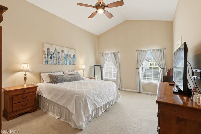 214 Gatwick Grove Circle, Wadsworth, OH 44281