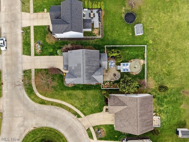 214 Gatwick Grove Circle, Wadsworth, OH 44281