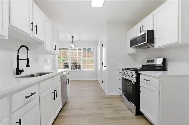 1215 Branchhill Circle, Alpharetta, GA 30004