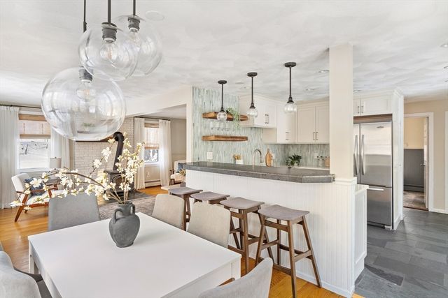 12 Campmeeting Rd, Topsfield, MA 01983