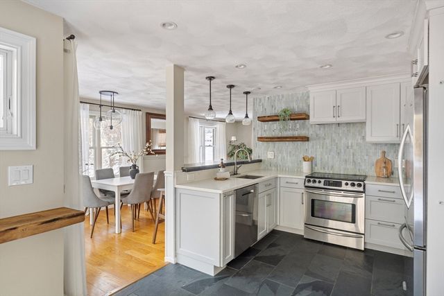 12 Campmeeting Rd, Topsfield, MA 01983