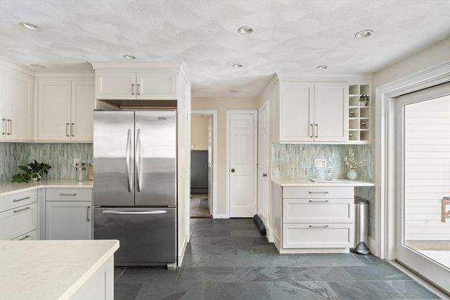 12 Campmeeting Rd, Topsfield, MA 01983