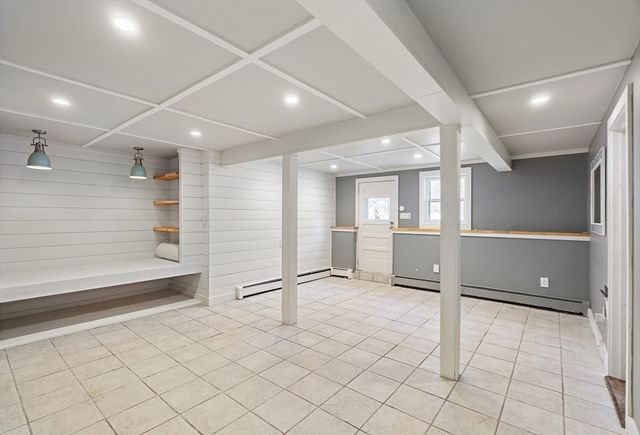 12 Campmeeting Rd, Topsfield, MA 01983