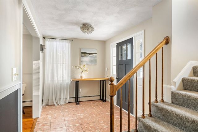 12 Campmeeting Rd, Topsfield, MA 01983