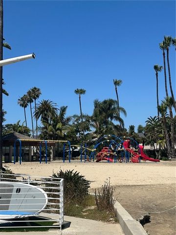 4208 River B, Newport Beach, CA 92663