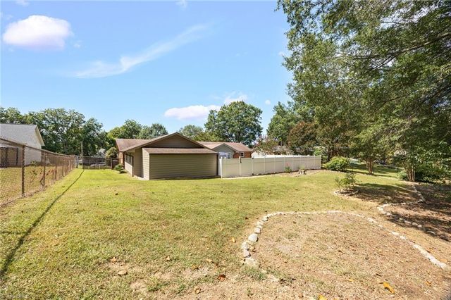 5025 Perryco Lane, Winston-salem, NC 27127