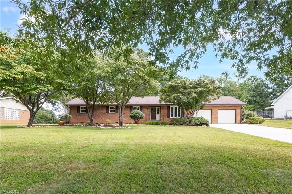 5025 Perryco Lane, Winston-salem, NC 27127