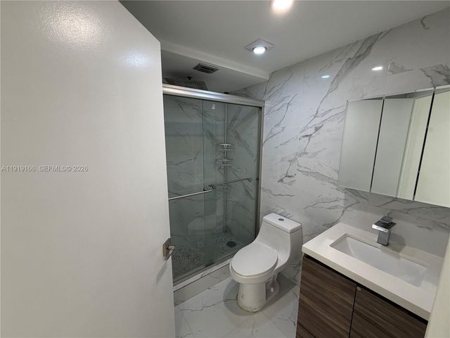 8290 Lake Drive 427, Doral, FL 33166