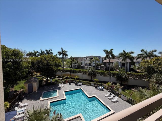 8290 Lake Drive 427, Doral, FL 33166