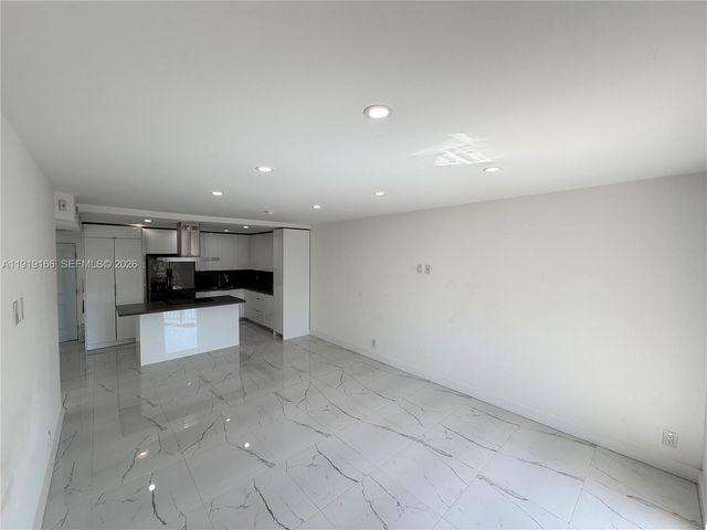8290 Lake Drive 427, Doral, FL 33166