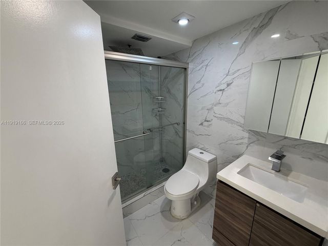 8290 Lake Drive 427, Doral, FL 33166