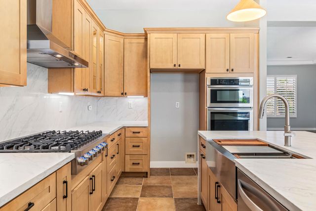 43798 Parkway Esplanade E, La Quinta, CA 92253