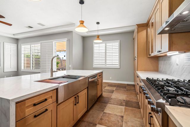 43798 Parkway Esplanade E, La Quinta, CA 92253
