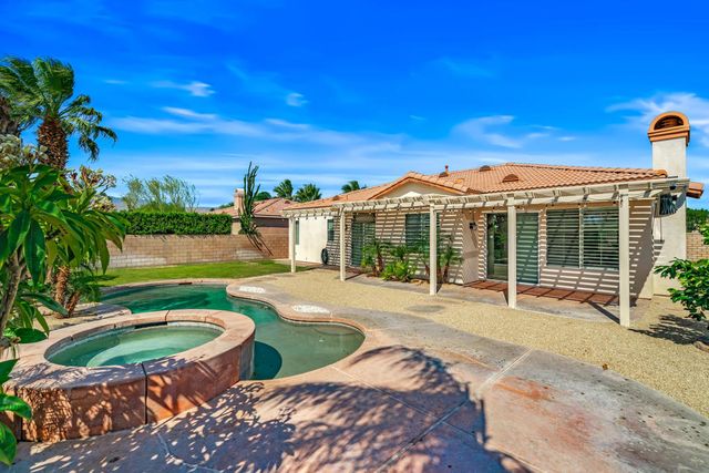 43798 Parkway Esplanade E, La Quinta, CA 92253