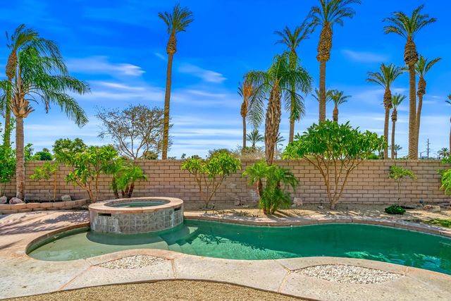 43798 Parkway Esplanade E, La Quinta, CA 92253