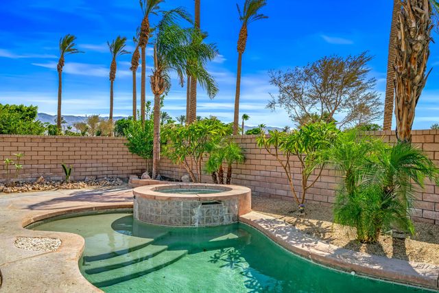 43798 Parkway Esplanade E, La Quinta, CA 92253