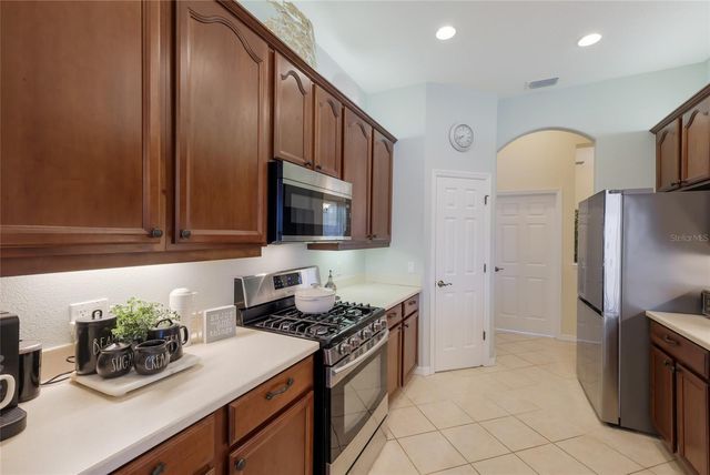252 DAHLIA COURT, Bradenton, FL 34212