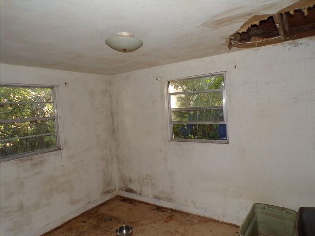 1938 VIRGINIA AVENUE, Tarpon Springs, FL 34689
