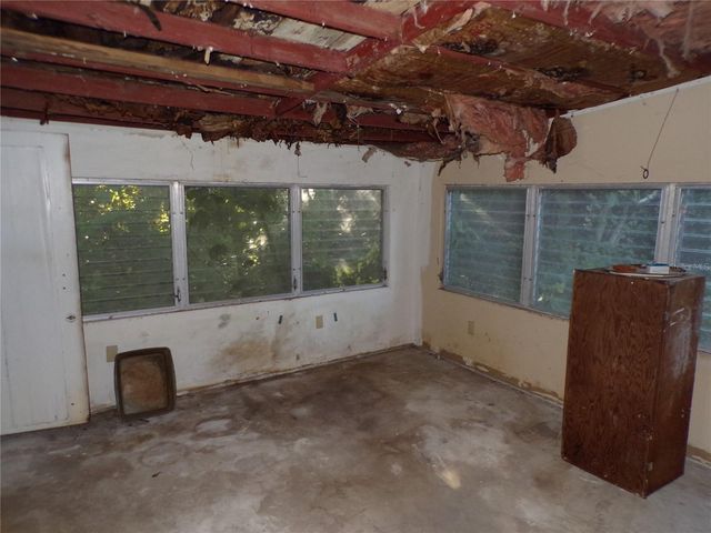 1938 VIRGINIA AVENUE, Tarpon Springs, FL 34689