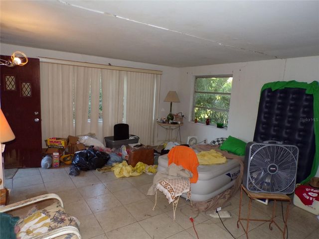 1938 VIRGINIA AVENUE, Tarpon Springs, FL 34689