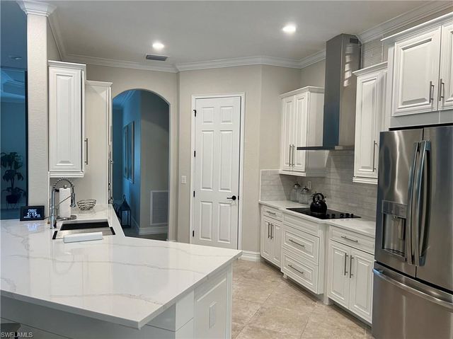 9569 Siracusa CT, Naples, FL 34113
