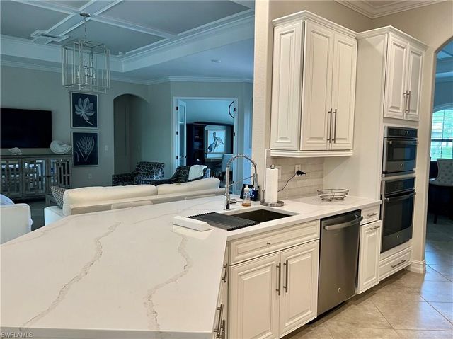 9569 Siracusa CT, Naples, FL 34113