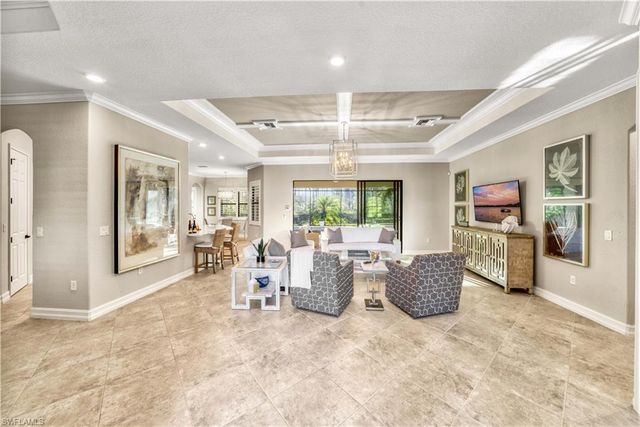 9569 Siracusa CT, Naples, FL 34113