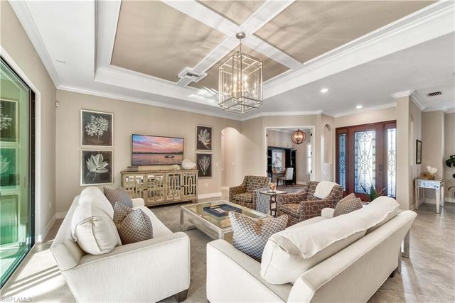 9569 Siracusa CT, Naples, FL 34113