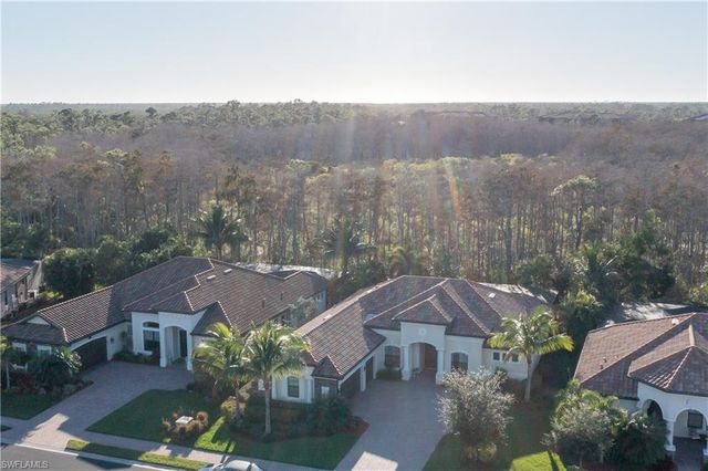 9569 Siracusa CT, Naples, FL 34113