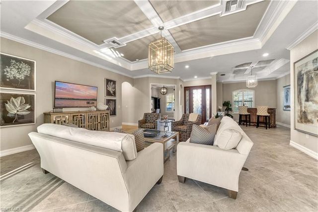9569 Siracusa CT, Naples, FL 34113