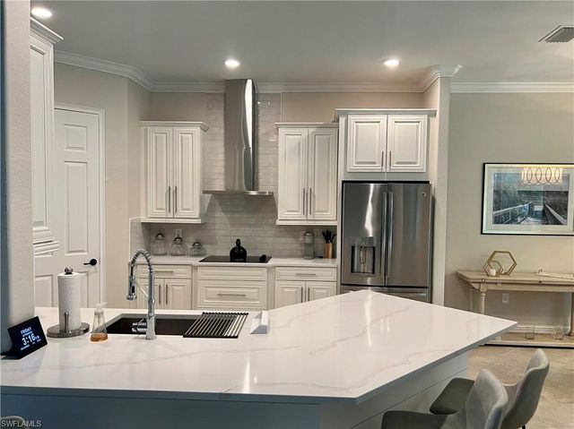 9569 Siracusa CT, Naples, FL 34113