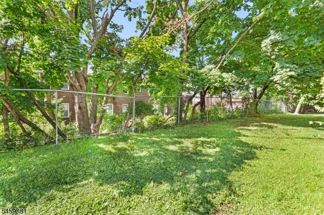 103 Orchard Meadows Dr, Union Twp., NJ 07083