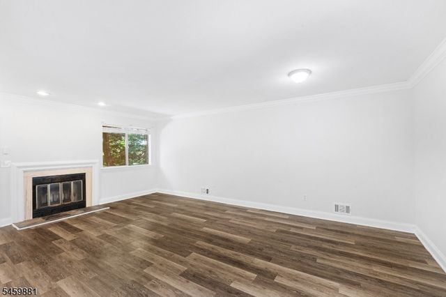 103 Orchard Meadows Dr, Union Twp., NJ 07083